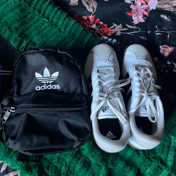 Small Adidas backpack - Picture 1 of 7